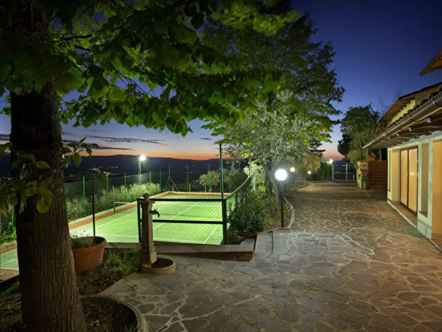 Immagine 10 di Villa in vendita  in Querceto a Loro Ciuffenna