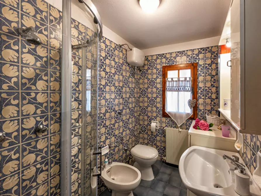 Immagine 24 di Villa in vendita  in Querceto a Loro Ciuffenna