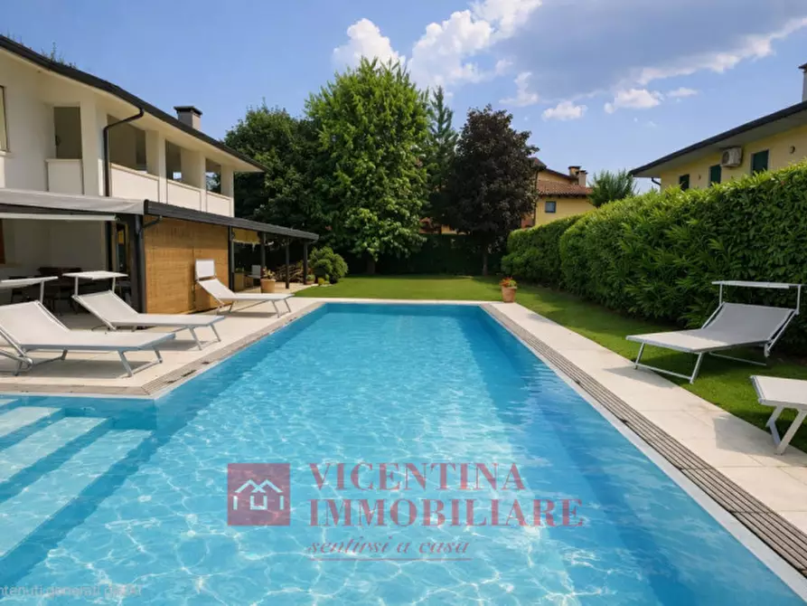 Immagine 1 di Casa indipendente in vendita  in Via Lago di Misurina a Costabissara