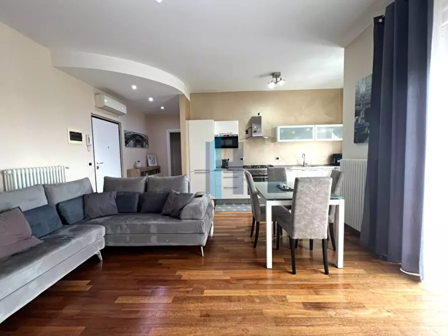 Immagine 2 di Appartamento in vendita  in Viale Duca degli Abruzzi 97 a Brescia