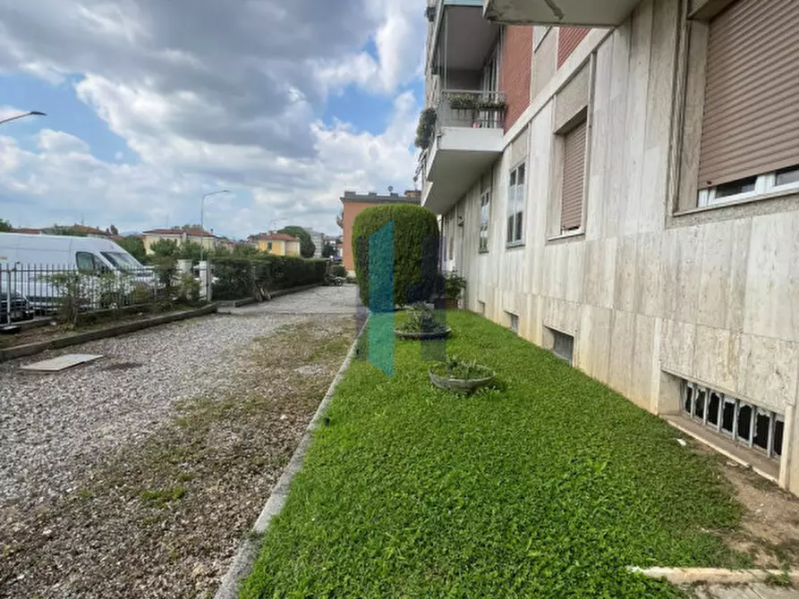 Immagine 41 di Appartamento in vendita  in Viale Duca degli Abruzzi 97 a Brescia