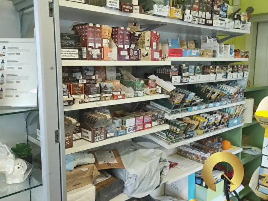 Immagine 4 di Attività commerciale in vendita  a Vicenza