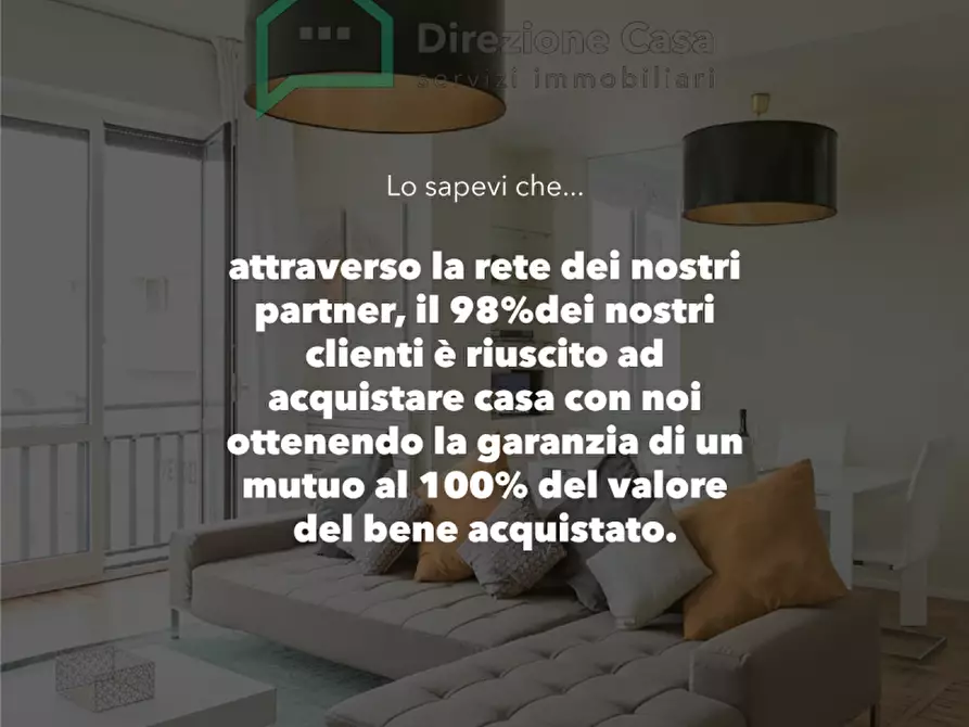 Immagine 9 di Appartamento in vendita  in Via Taddeo Da Sessa a Napoli