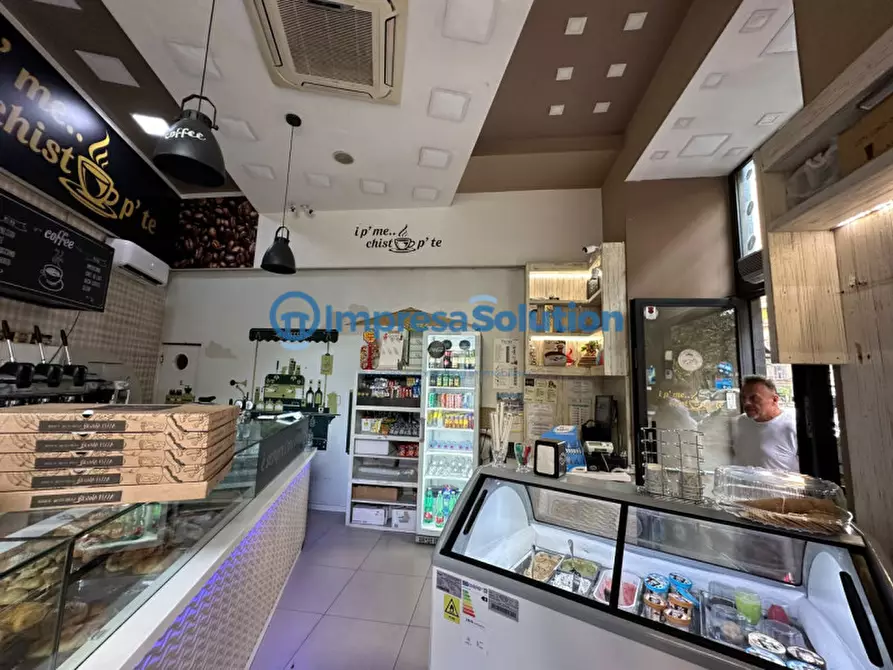 Immagine 7 di Attività commerciale in vendita  in Corso Giuseppe Garibaldi a Napoli