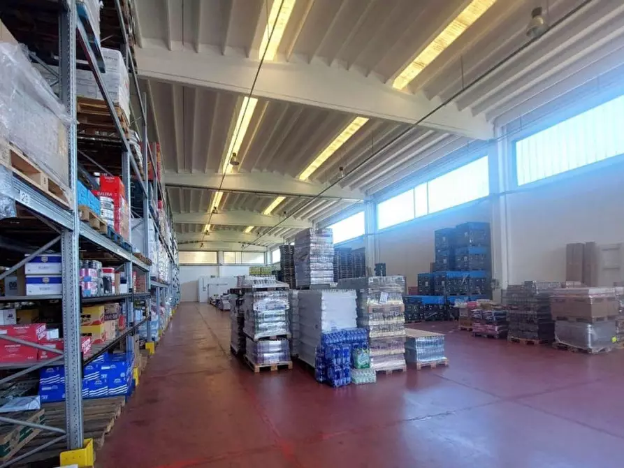 Immagine 11 di Capannone industriale in vendita  in Via Pennaluce, 66054 Vasto CH, Italia a Vasto