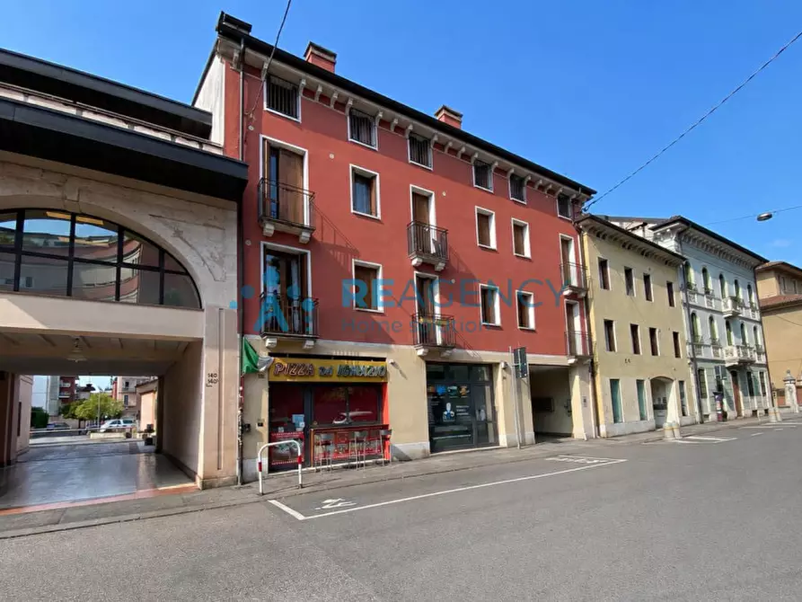 Immagine 2 di Negozio in vendita  in Corso padova a Vicenza