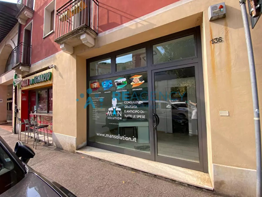 Immagine 3 di Negozio in vendita  in Corso padova a Vicenza