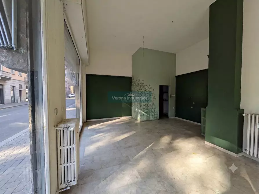 Immagine 2 di Negozio in affitto  in Via Bassini Verona a Verona
