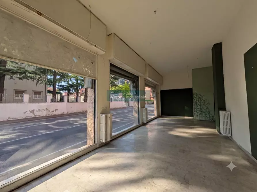 Immagine 4 di Negozio in affitto  in Via Bassini Verona a Verona