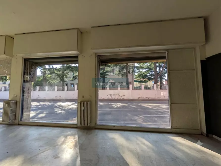 Immagine 6 di Negozio in affitto  in Via Bassini Verona a Verona