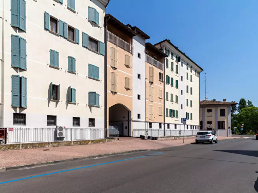 Immagine 1 di Appartamento in vendita  in Viale Lombardia, 6 a Parma