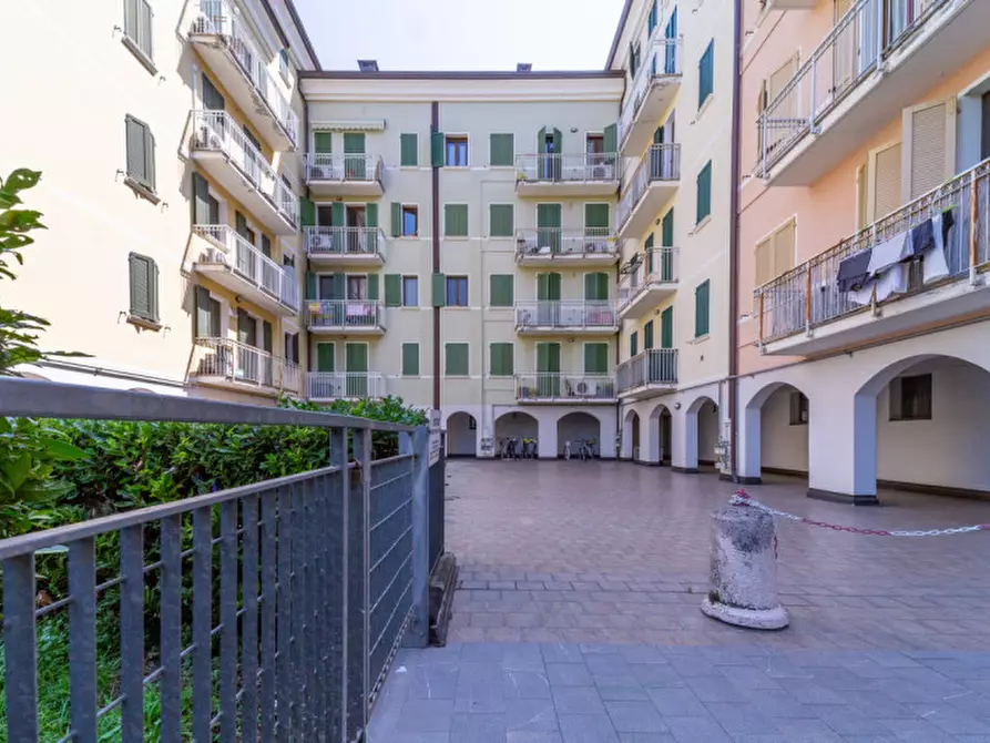 Immagine 2 di Appartamento in vendita  in Viale Lombardia, 6 a Parma