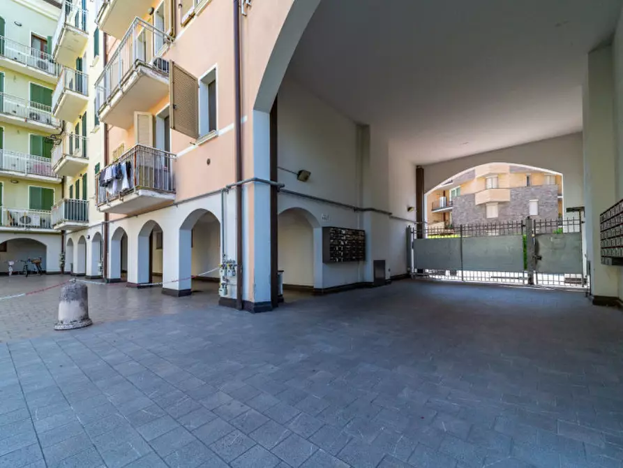 Immagine 3 di Appartamento in vendita  in Viale Lombardia, 6 a Parma