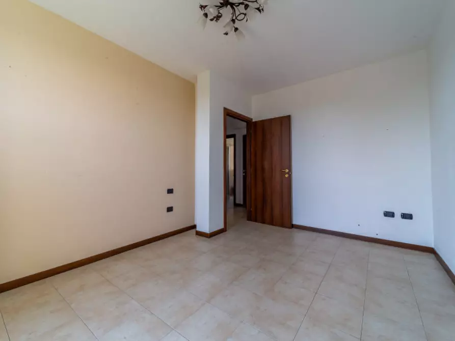 Immagine 5 di Appartamento in vendita  in Viale Lombardia, 6 a Parma