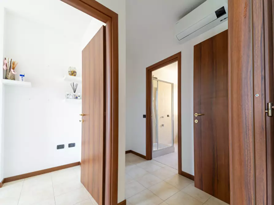 Immagine 21 di Appartamento in vendita  in Viale Lombardia, 6 a Parma