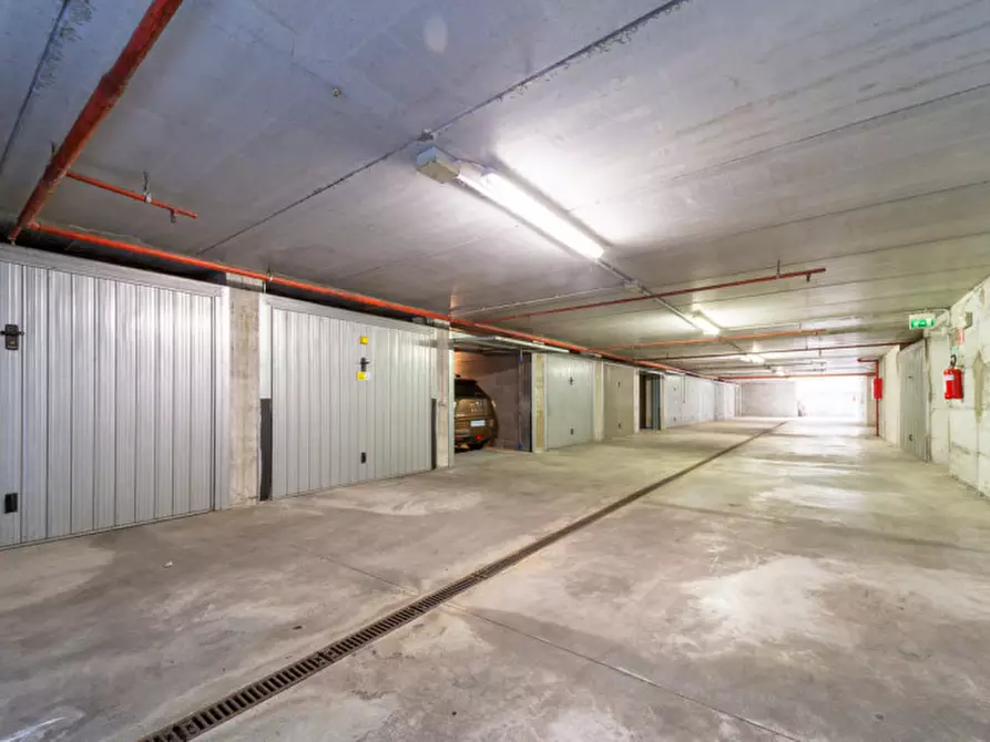 Immagine 27 di Appartamento in vendita  in Viale Lombardia, 6 a Parma