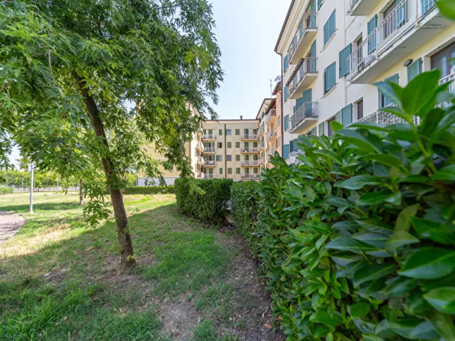Immagine 30 di Appartamento in vendita  in Viale Lombardia, 6 a Parma