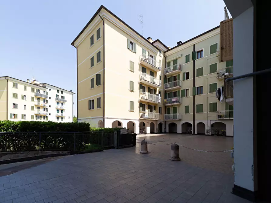 Immagine 31 di Appartamento in vendita  in Viale Lombardia, 6 a Parma