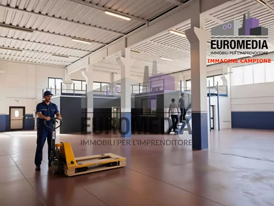 Immagine 3 di Capannone industriale in vendita  in Via Alcide De Gasperi a Montecchio Maggiore