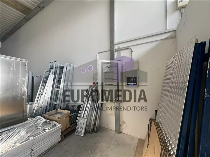 Immagine 4 di Capannone industriale in vendita  in Via Alcide De Gasperi a Montecchio Maggiore