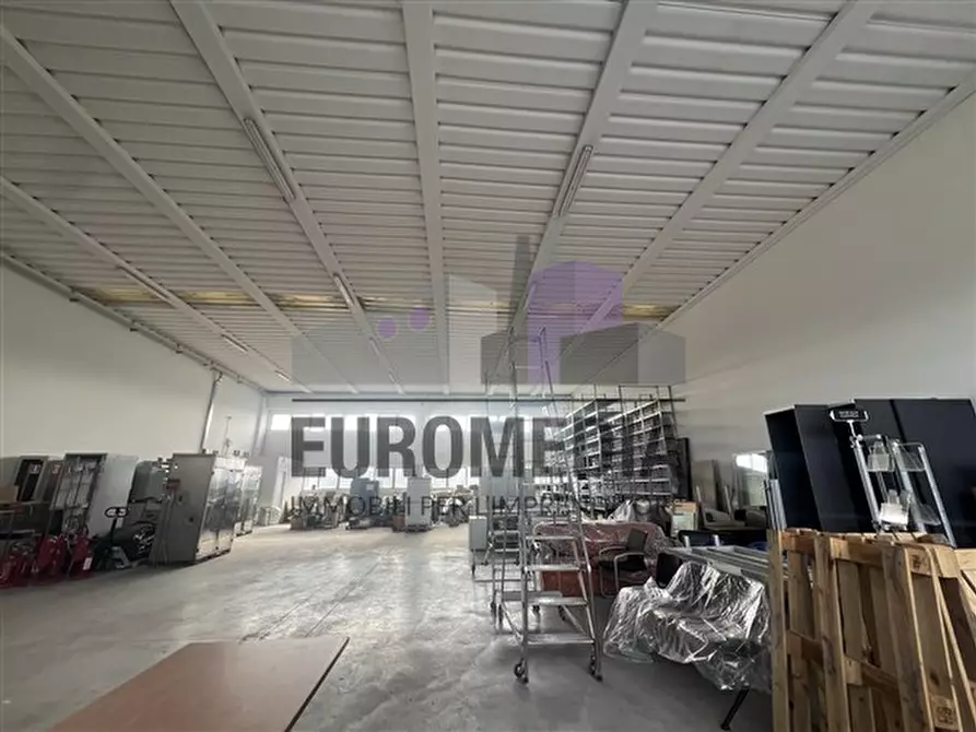 Immagine 5 di Capannone industriale in vendita  in Via Alcide De Gasperi a Montecchio Maggiore