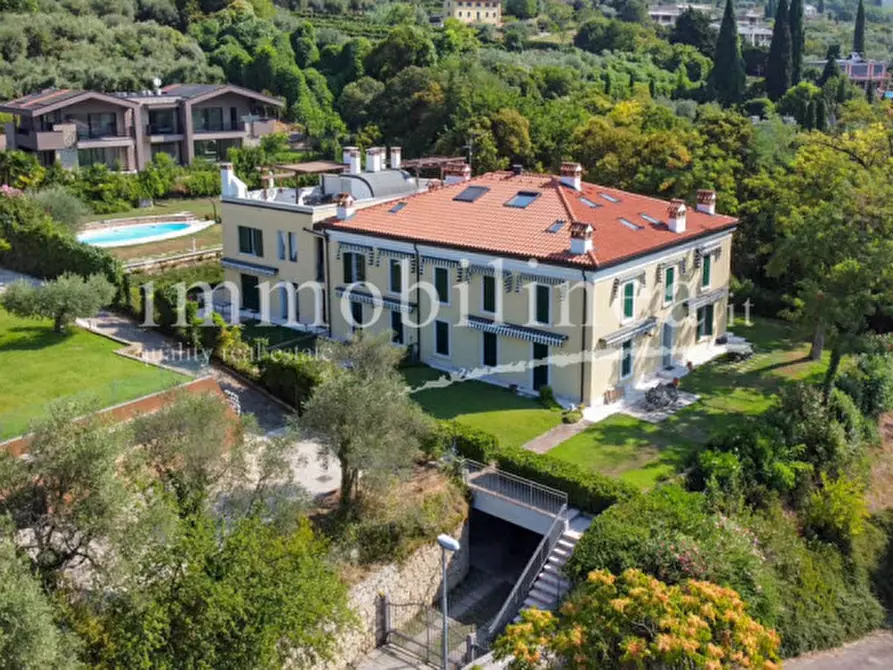 Immagine 8 di Appartamento in vendita  in VIA EMILIO SALGARI n. 19 Piano 1-2 a Garda