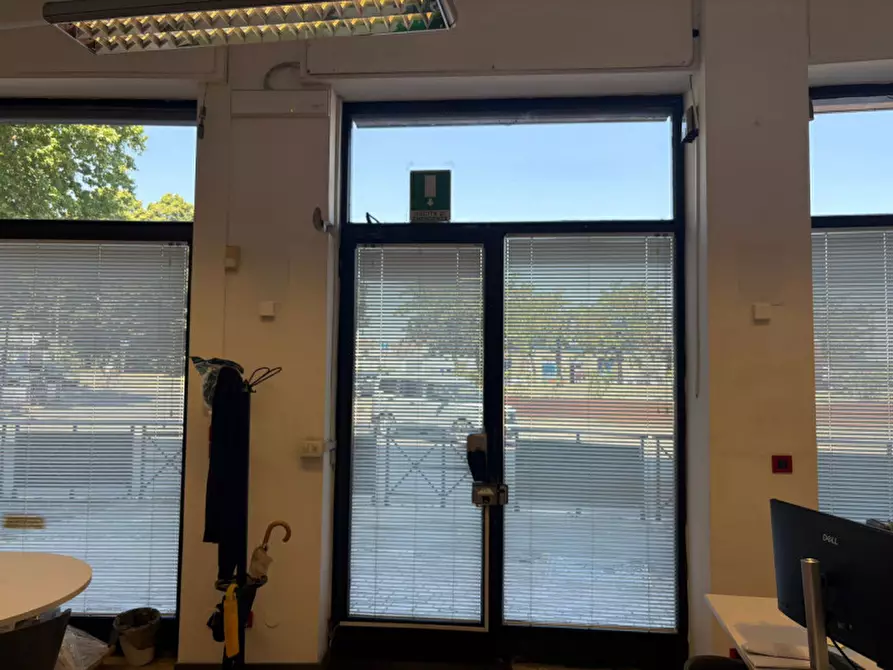 Immagine 3 di Negozio in vendita  a Alessandria