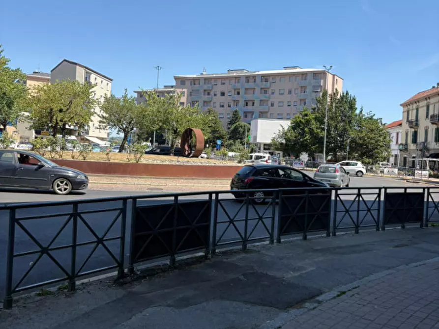 Immagine 6 di Negozio in vendita  a Alessandria
