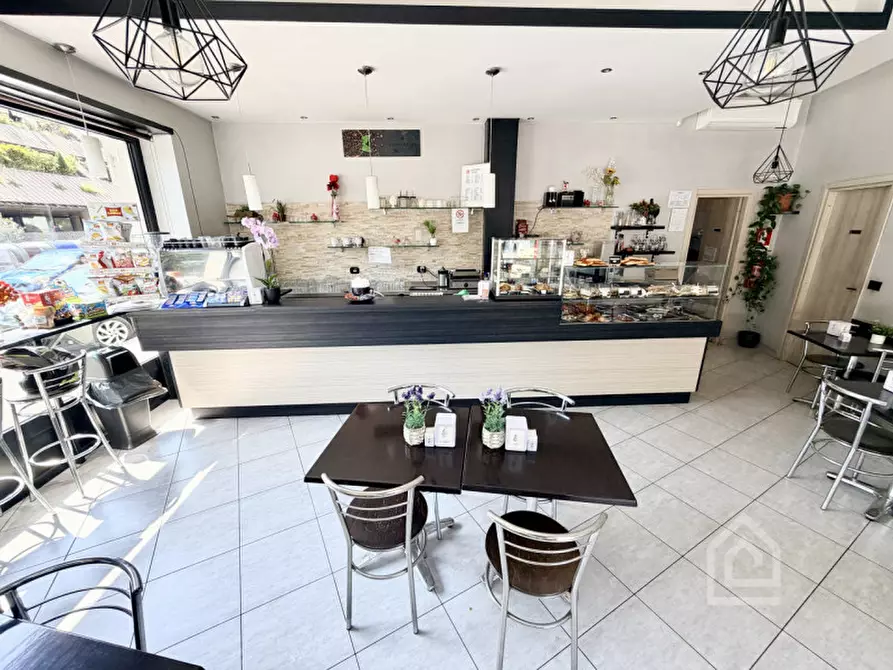Immagine 5 di Attività commerciale in vendita  in Corso Taranto 22 a Torino