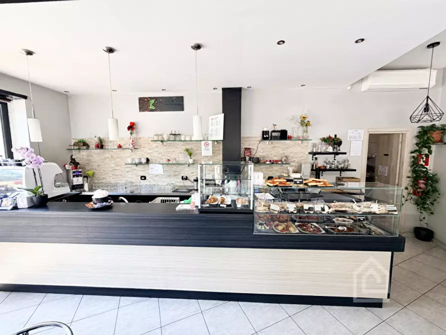 Immagine 20 di Attività commerciale in vendita  in Corso Taranto 22 a Torino