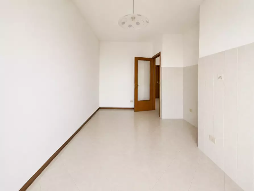 Immagine 5 di Appartamento in vendita  a Senigallia