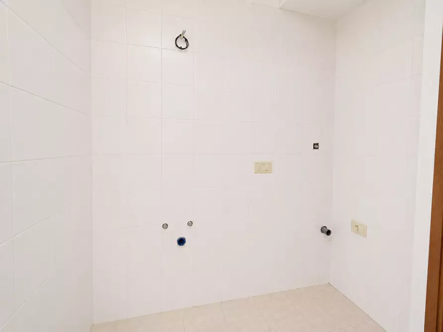 Immagine 14 di Appartamento in vendita  a Senigallia