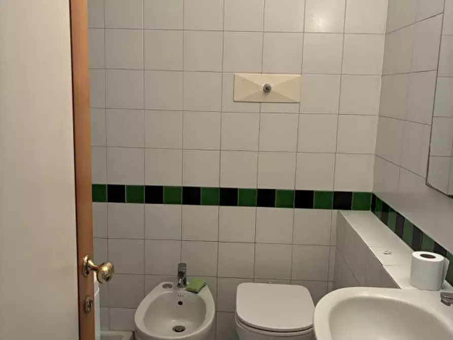 Immagine 10 di Appartamento in affitto  a Vicenza