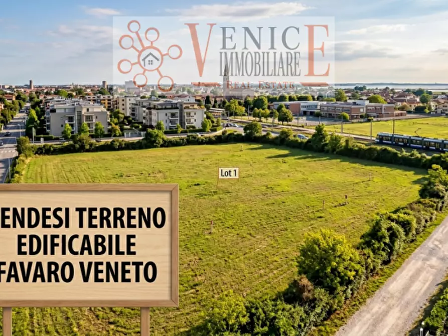 Immagine 1 di Terreno in vendita  a Venezia