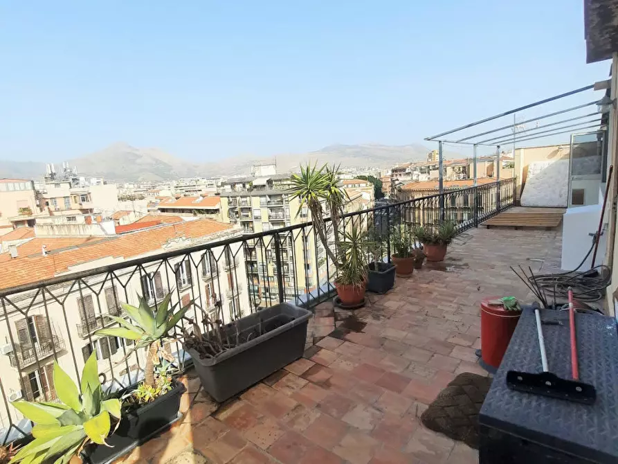 Immagine 4 di Attico in vendita  in Piazza Giovanni Amendola a Palermo