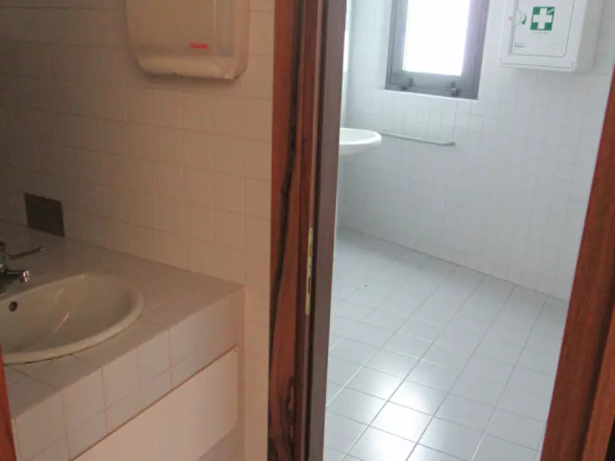 Immagine 14 di Ufficio in affitto  in via trento 35 a Villorba
