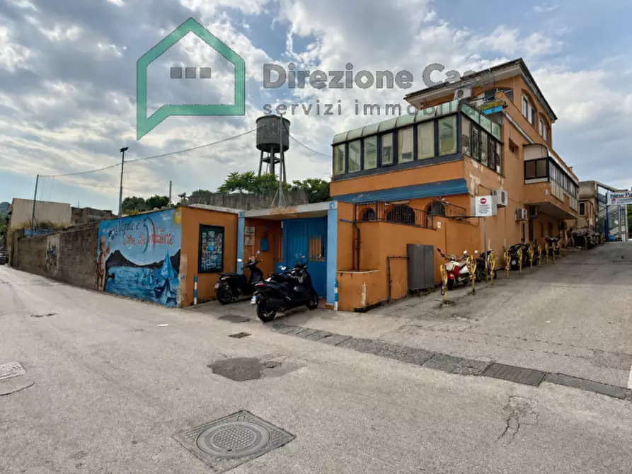 Immagine 1 di Negozio in vendita  in via piazzolla al trivio,19 a Napoli