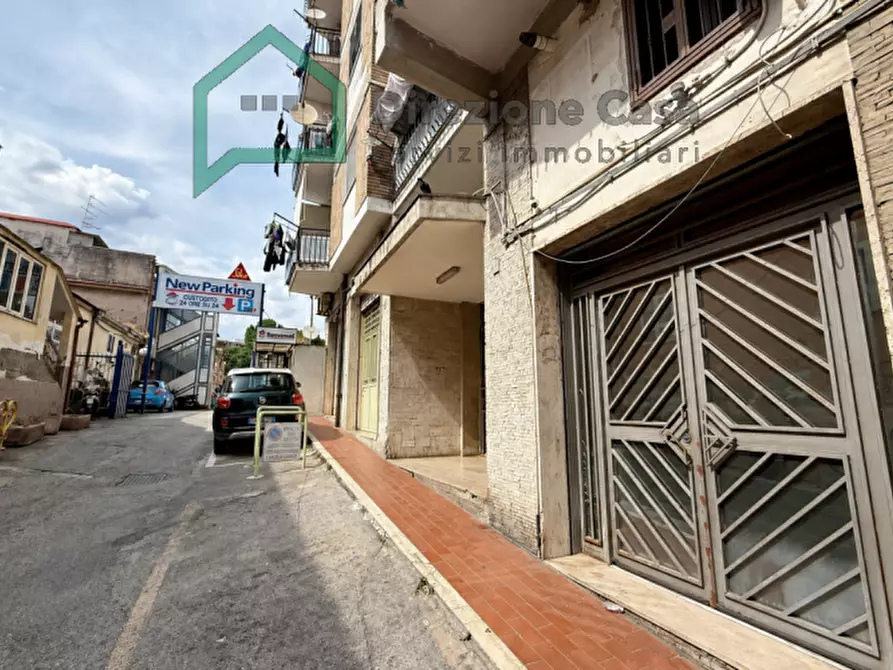 Immagine 2 di Negozio in vendita  in via piazzolla al trivio,19 a Napoli