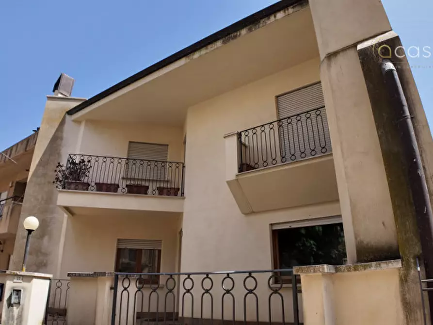 Immagine 1 di Palazzo in vendita  in Via Cesare Cantu snc a Camporeale