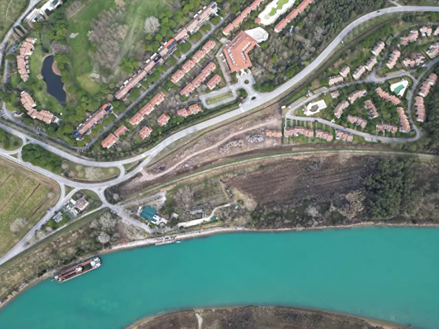 Immagine 22 di Terreno in vendita  a Lignano Sabbiadoro
