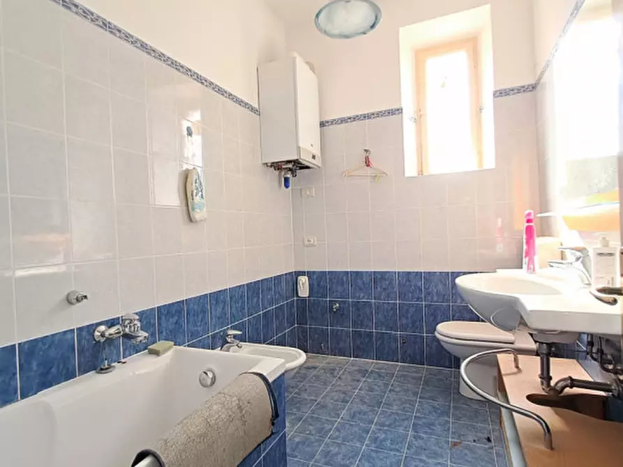 Immagine 9 di Villa in vendita  a Tuoro Sul Trasimeno
