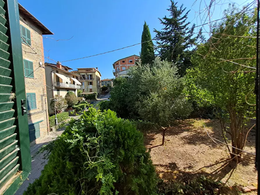 Immagine 15 di Villa in vendita  a Tuoro Sul Trasimeno