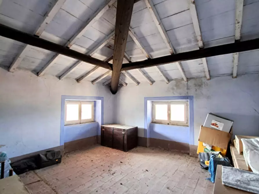 Immagine 25 di Villa in vendita  a Tuoro Sul Trasimeno