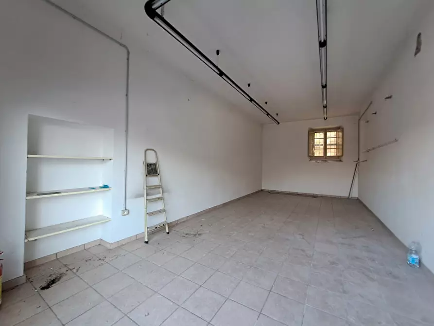 Immagine 27 di Villa in vendita  a Tuoro Sul Trasimeno