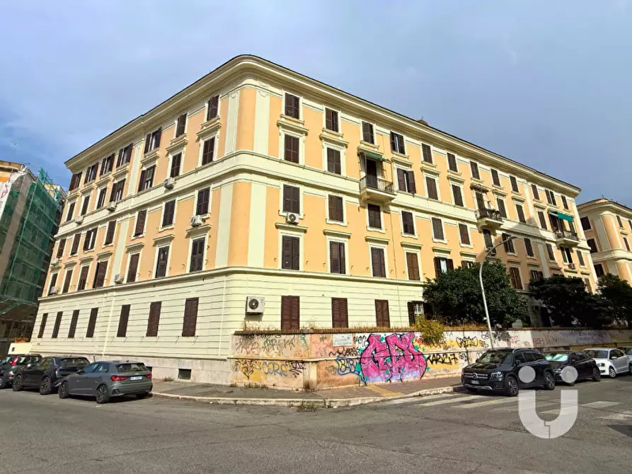 Immagine 1 di Appartamento in vendita  in Via Giovanni da Castel Bolognese a Roma