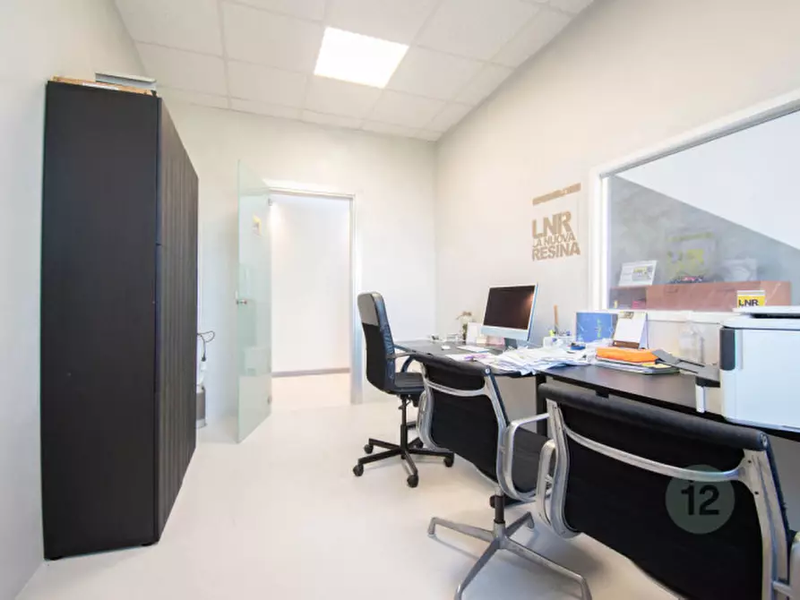 Immagine 2 di Laboratorio in vendita  in via lago santo 30 a Carpi