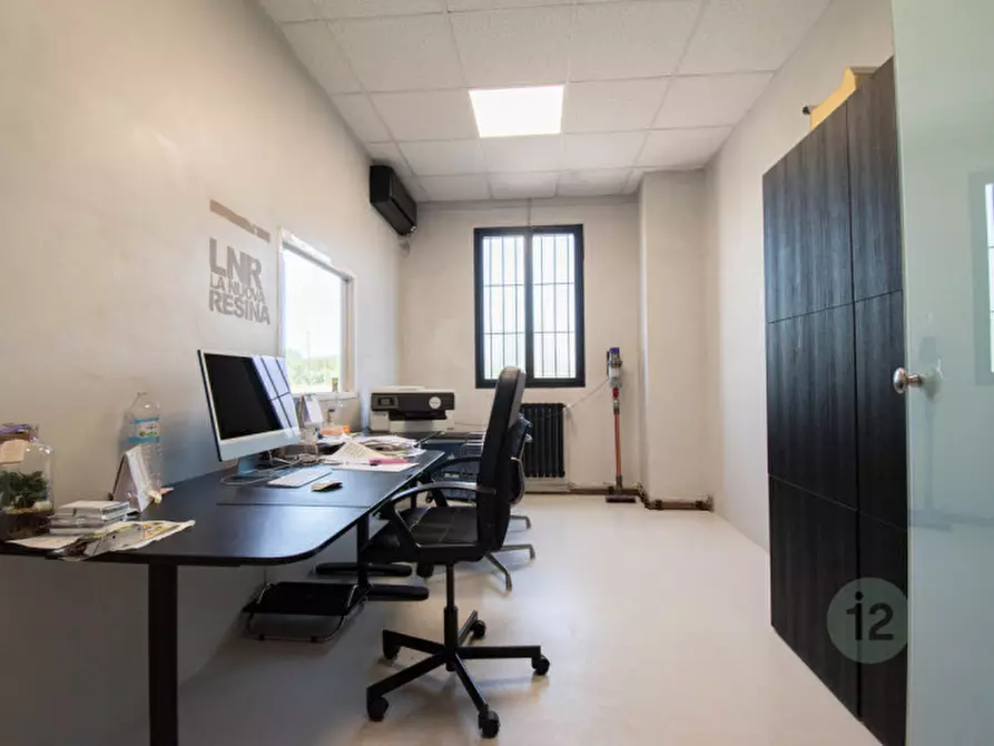 Immagine 3 di Laboratorio in vendita  in via lago santo 30 a Carpi