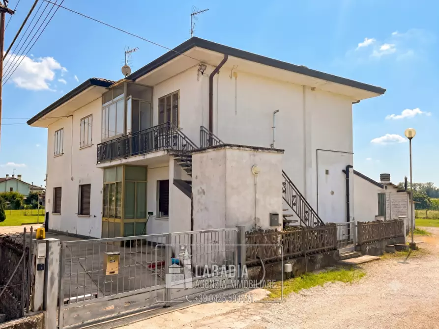 Immagine 2 di Casa bifamiliare in vendita  in Via Gorghi 393 a Canda