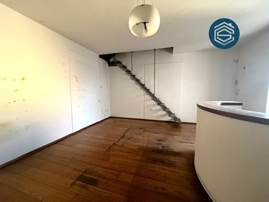 Immagine 4 di Negozio in vendita  in via santo stefano 93 a Campi Bisenzio