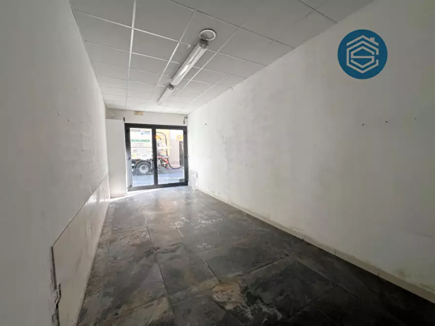 Immagine 9 di Negozio in vendita  in via santo stefano 93 a Campi Bisenzio